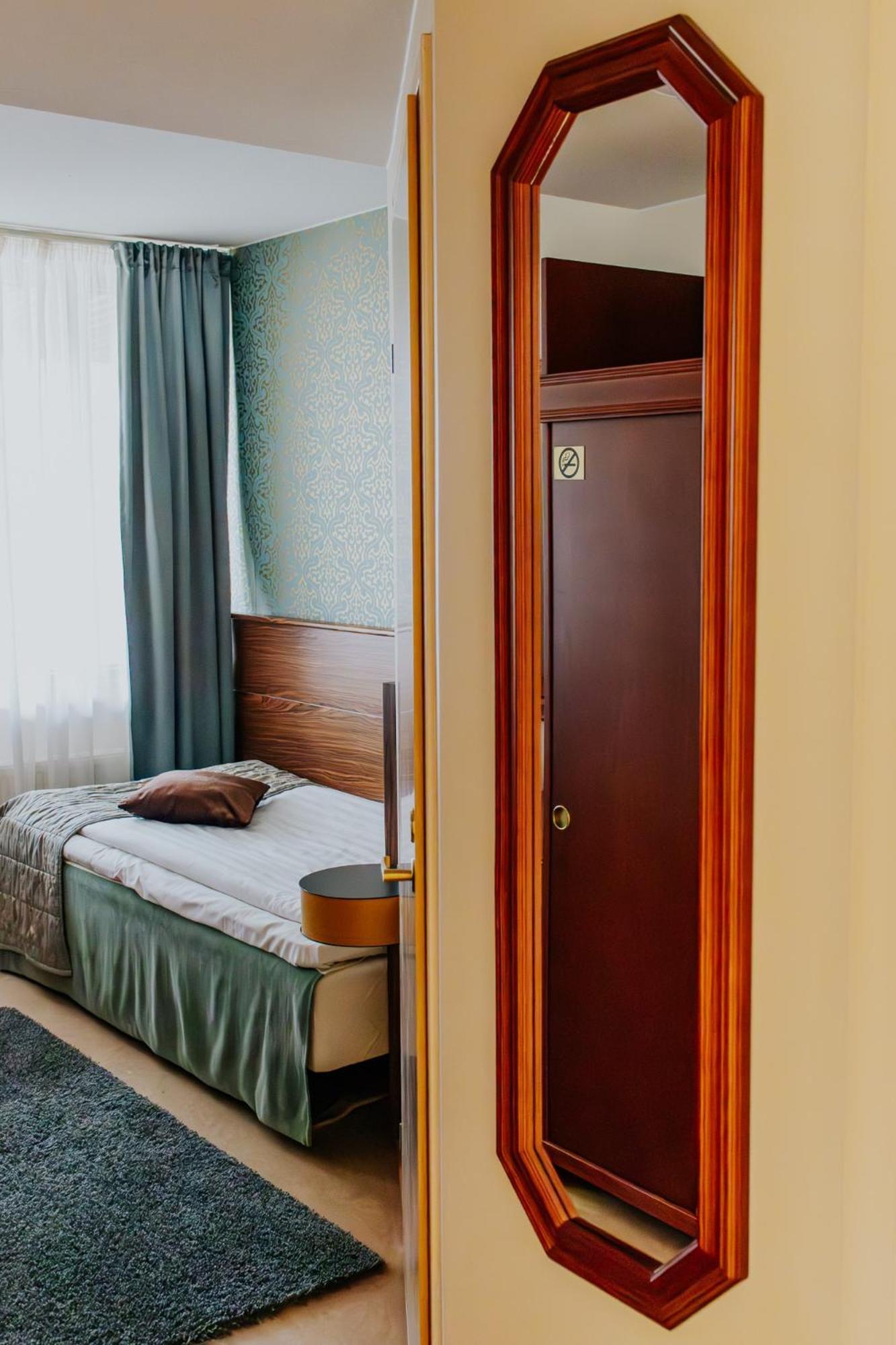 Hotel Fjalar Сало Екстериор снимка