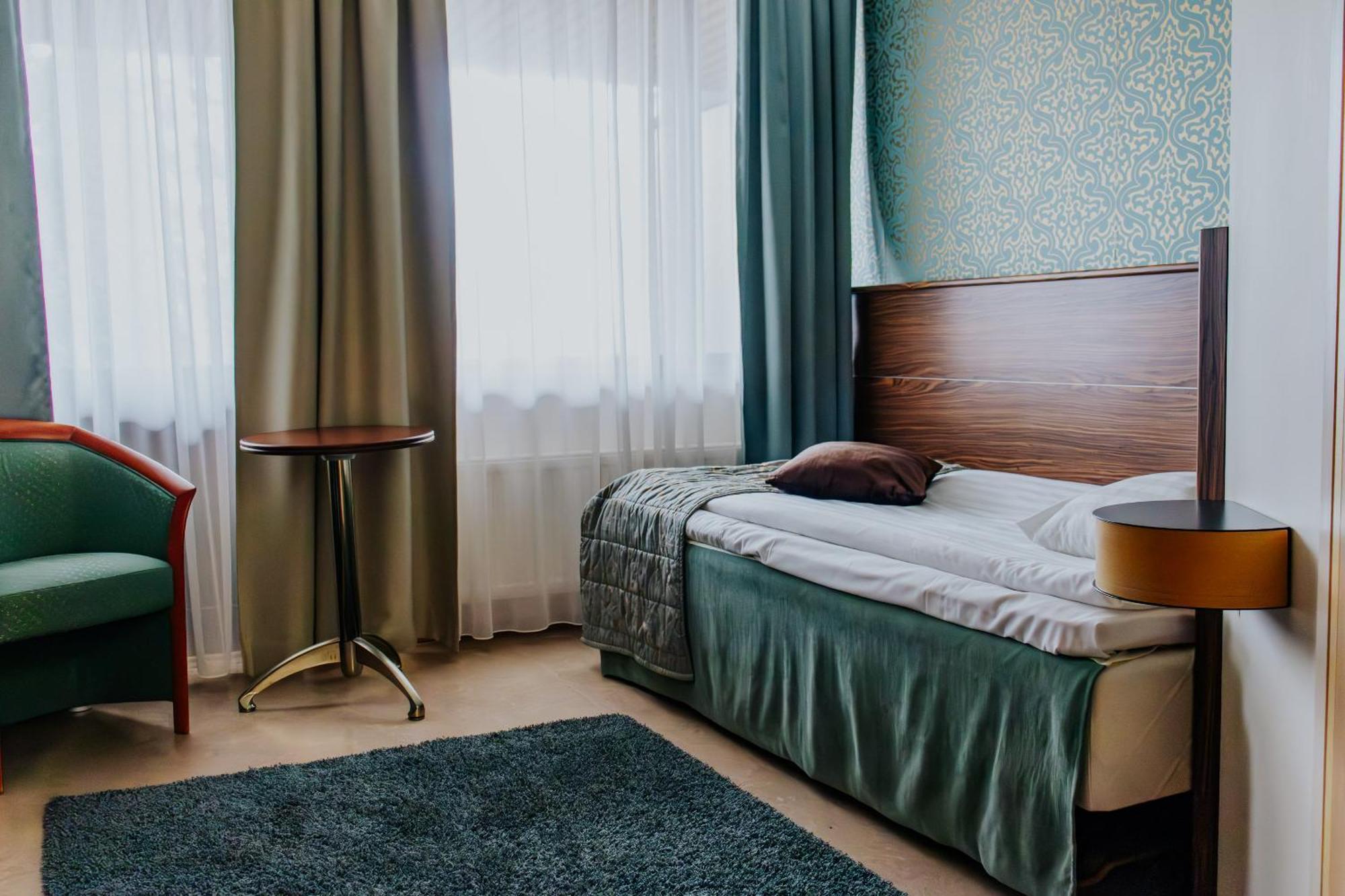 Hotel Fjalar Сало Екстериор снимка