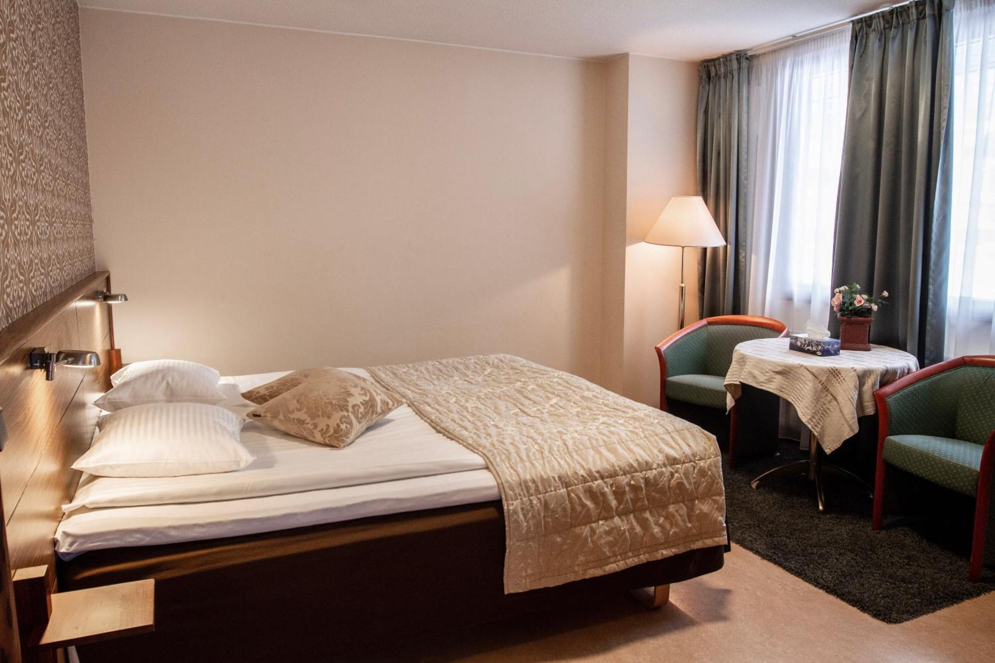 Hotel Fjalar Сало Стая снимка